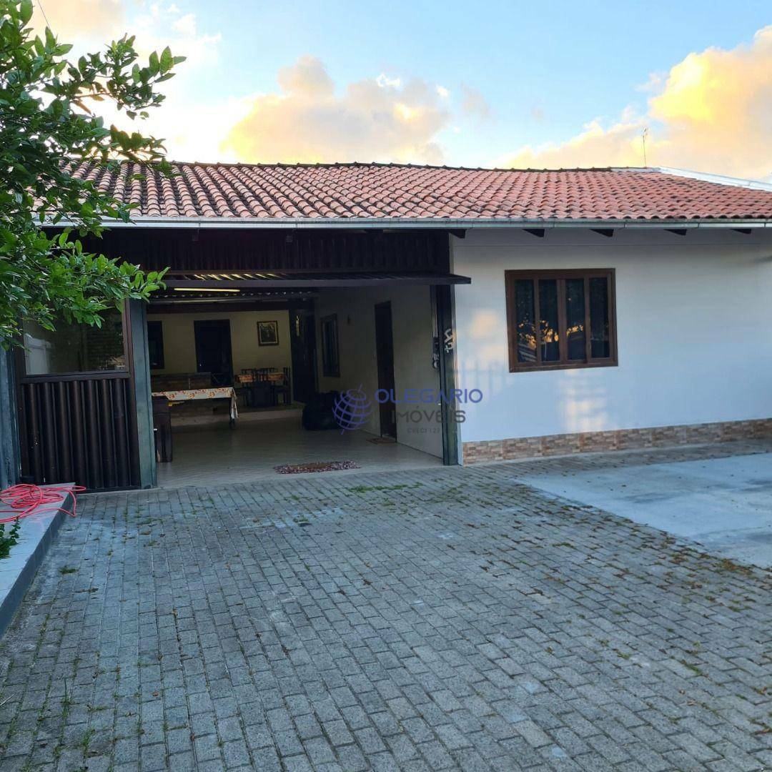 Casa à venda com 5 quartos, 176m² - Foto 1