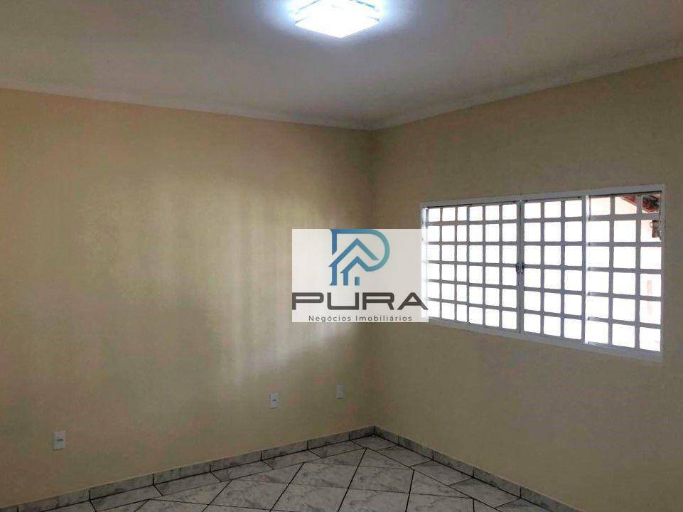 Casa à venda com 3 quartos, 130m² - Foto 2