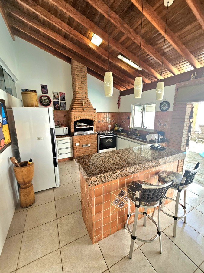 Casa à venda com 3 quartos, 250m² - Foto 11