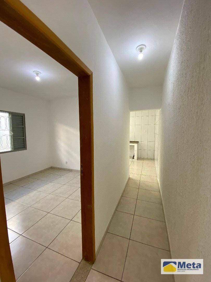 Casa para alugar com 2 quartos, 90m² - Foto 9