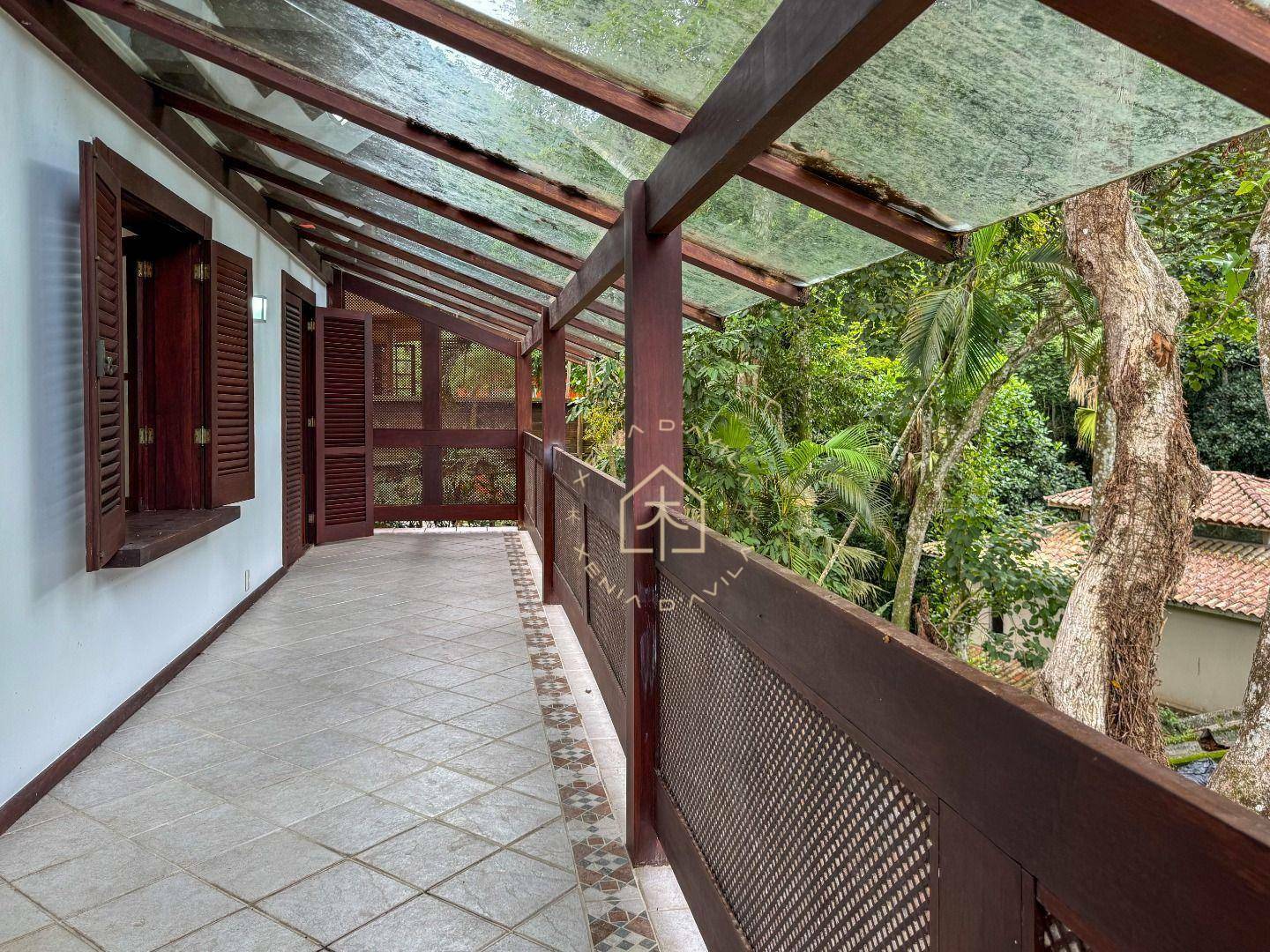 Casa de Condomínio à venda e aluguel com 3 quartos, 320m² - Foto 4