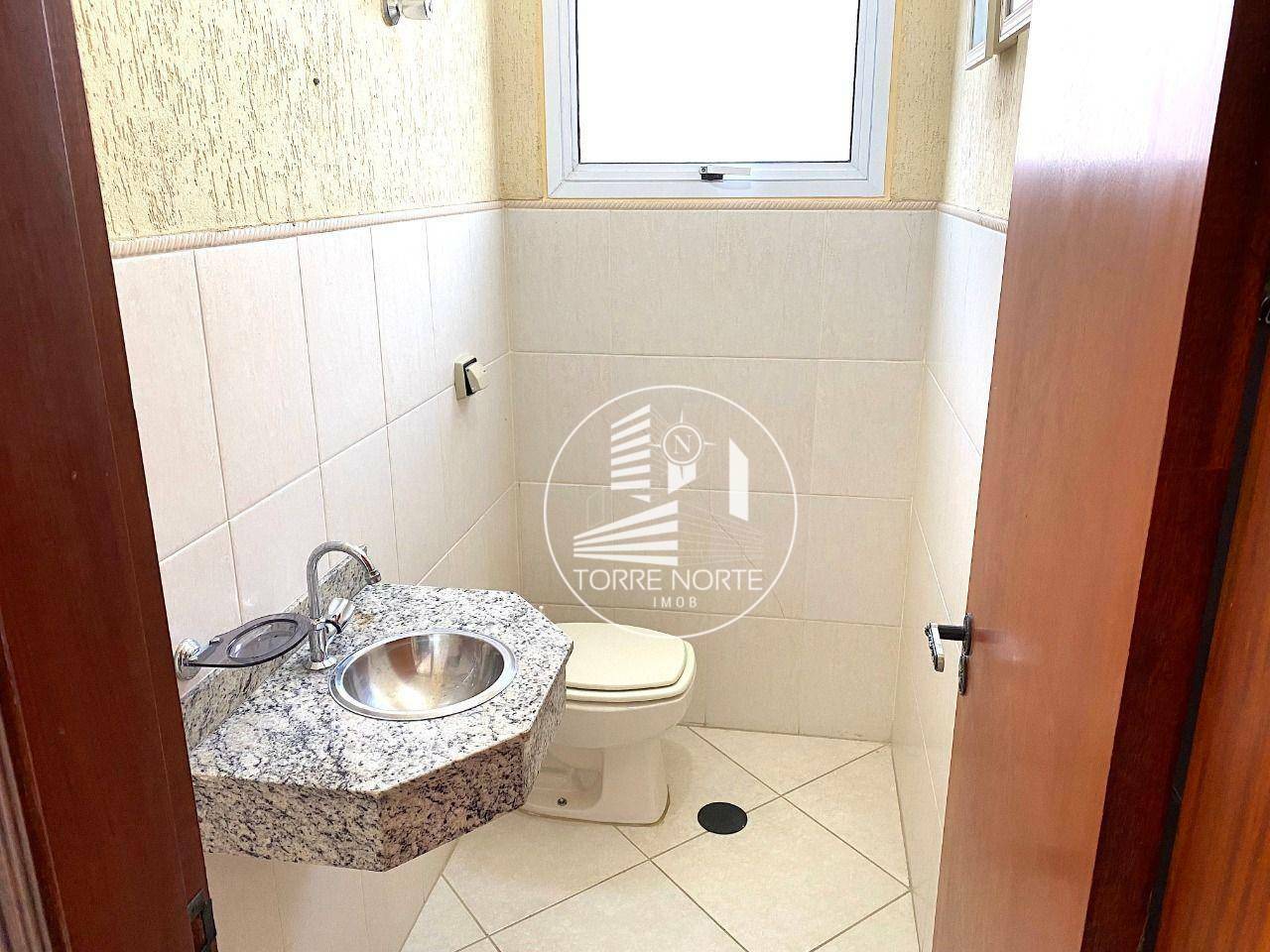 Casa à venda com 4 quartos, 270m² - Foto 18