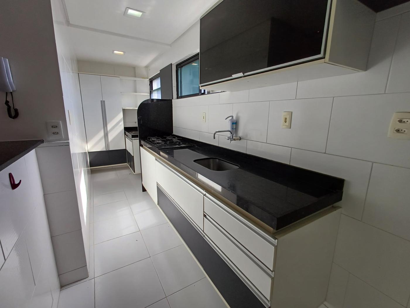 Apartamento à venda com 2 quartos, 69m² - Foto 5