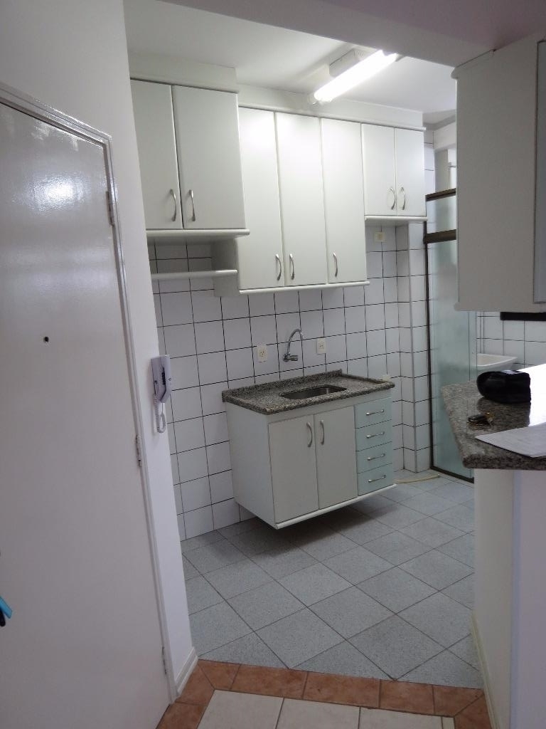 Apartamento à venda com 3 quartos, 72m² - Foto 7