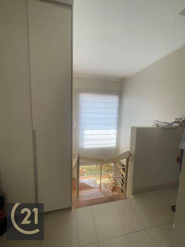 Casa de Condomínio à venda com 3 quartos, 197m² - Foto 2