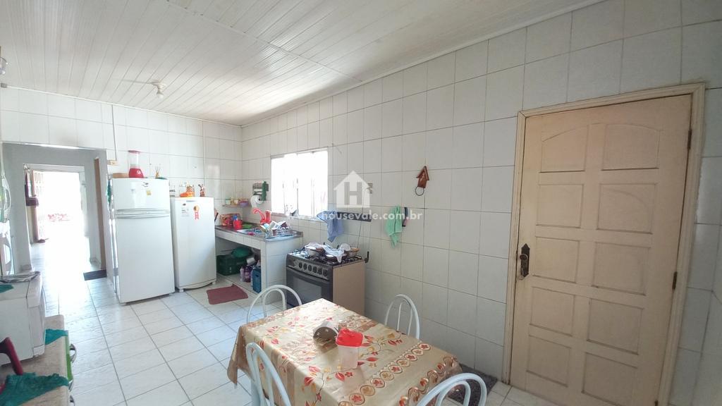 Casa à venda com 4 quartos, 320m² - Foto 1