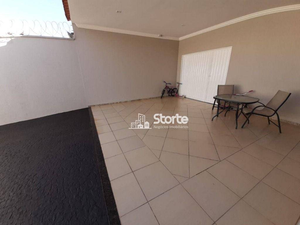 Casa à venda com 4 quartos, 235m² - Foto 16