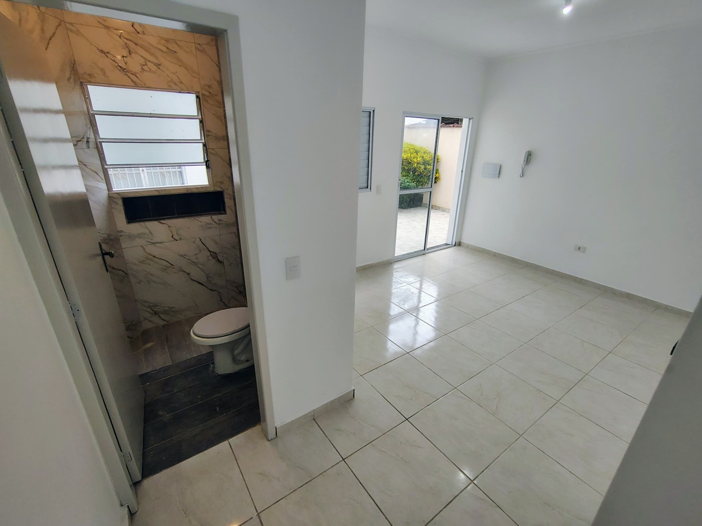 Casa à venda com 2 quartos, 60m² - Foto 12