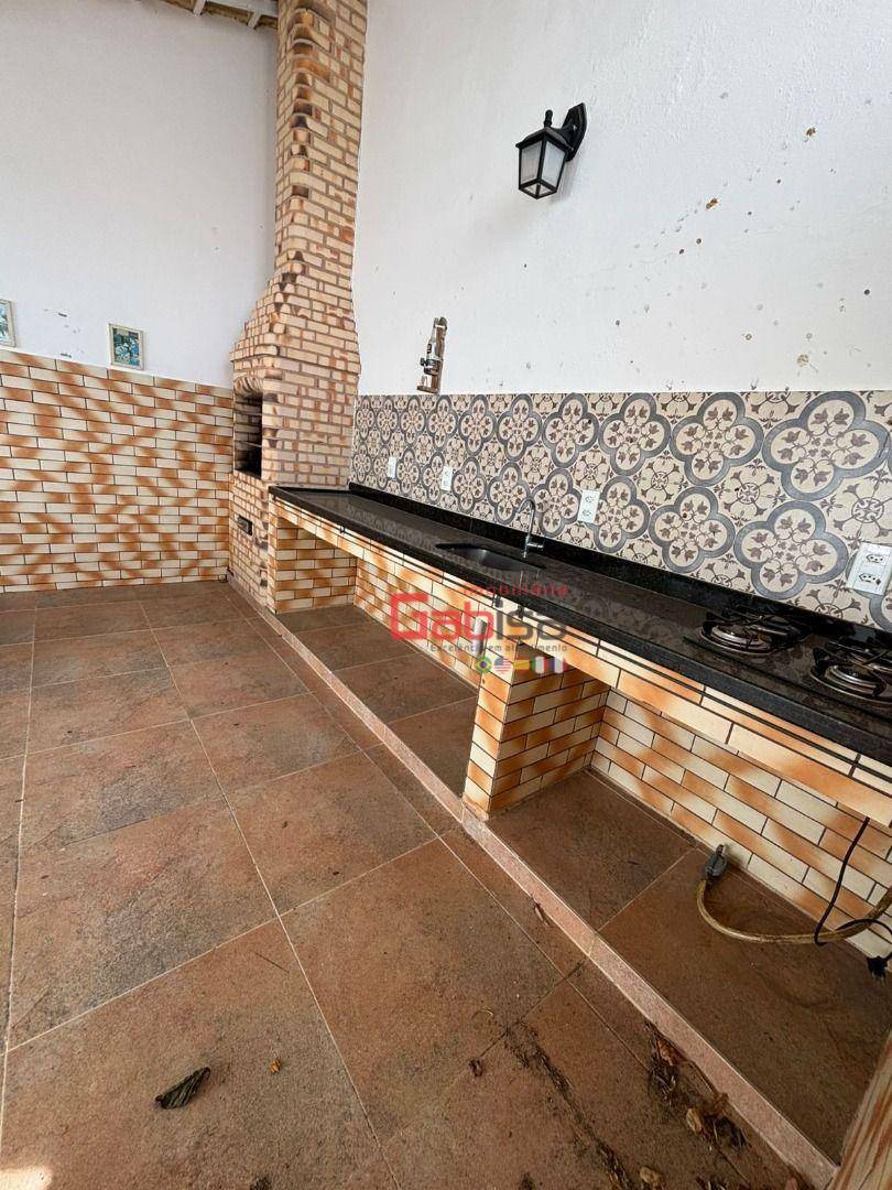 Casa à venda com 5 quartos, 300m² - Foto 32