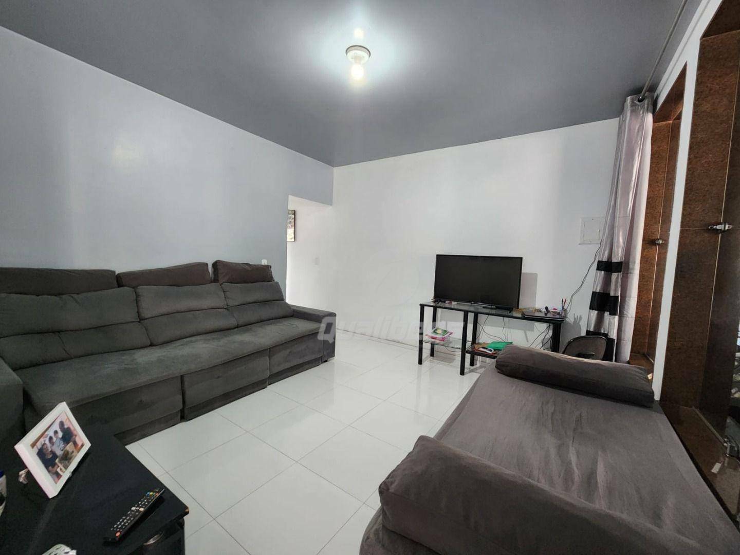 Sobrado à venda com 2 quartos, 180m² - Foto 2