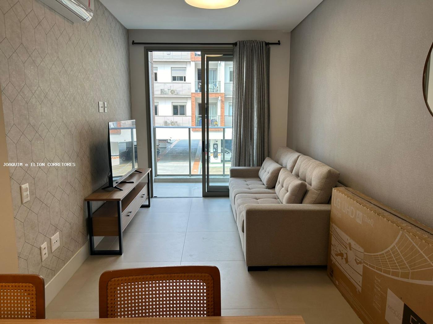 Apartamento à venda com 2 quartos, 64m² - Foto 4