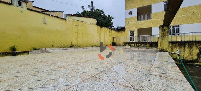 Casa à venda com 6 quartos, 176m² - Foto 32