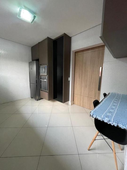 Sobrado à venda com 2 quartos, 190m² - Foto 5