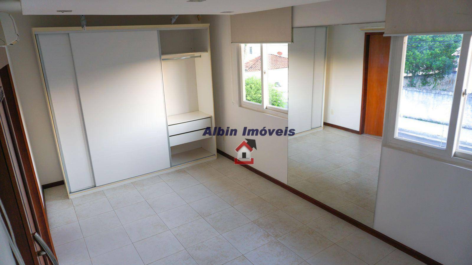 Casa à venda com 3 quartos, 200m² - Foto 27