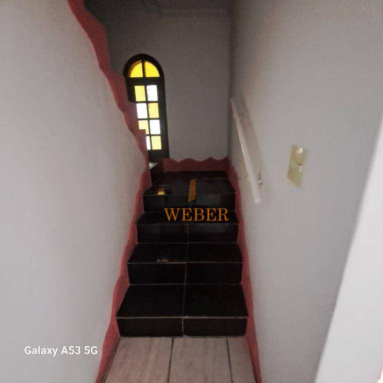 Sobrado à venda com 3 quartos, 240m² - Foto 18