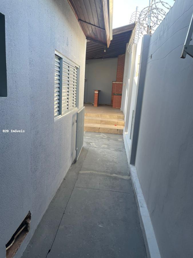 Casa à venda com 2 quartos, 250m² - Foto 18