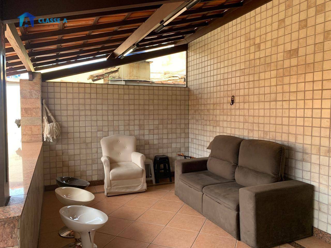 Casa à venda com 4 quartos, 200m² - Foto 22