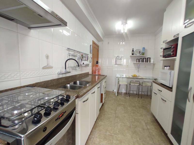 Apartamento à venda com 3 quartos, 100m² - Foto 4