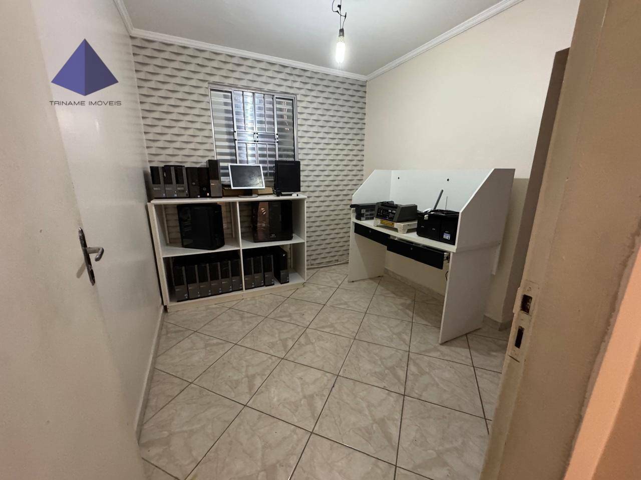 Sobrado à venda com 8 quartos, 300m² - Foto 4