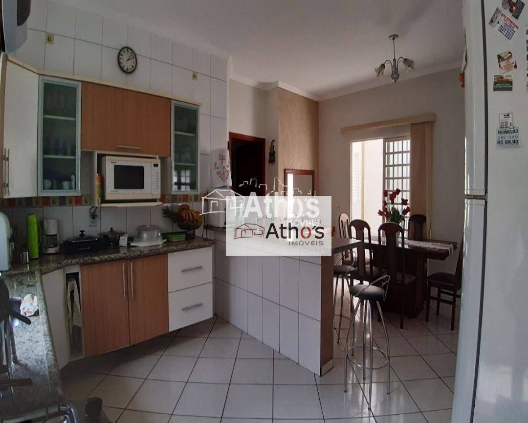 Casa à venda com 3 quartos, 188m² - Foto 10