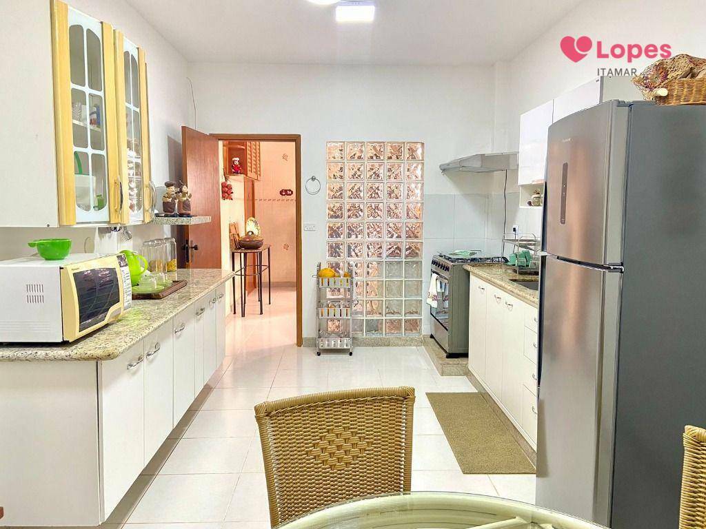 Apartamento à venda com 3 quartos, 213m² - Foto 35