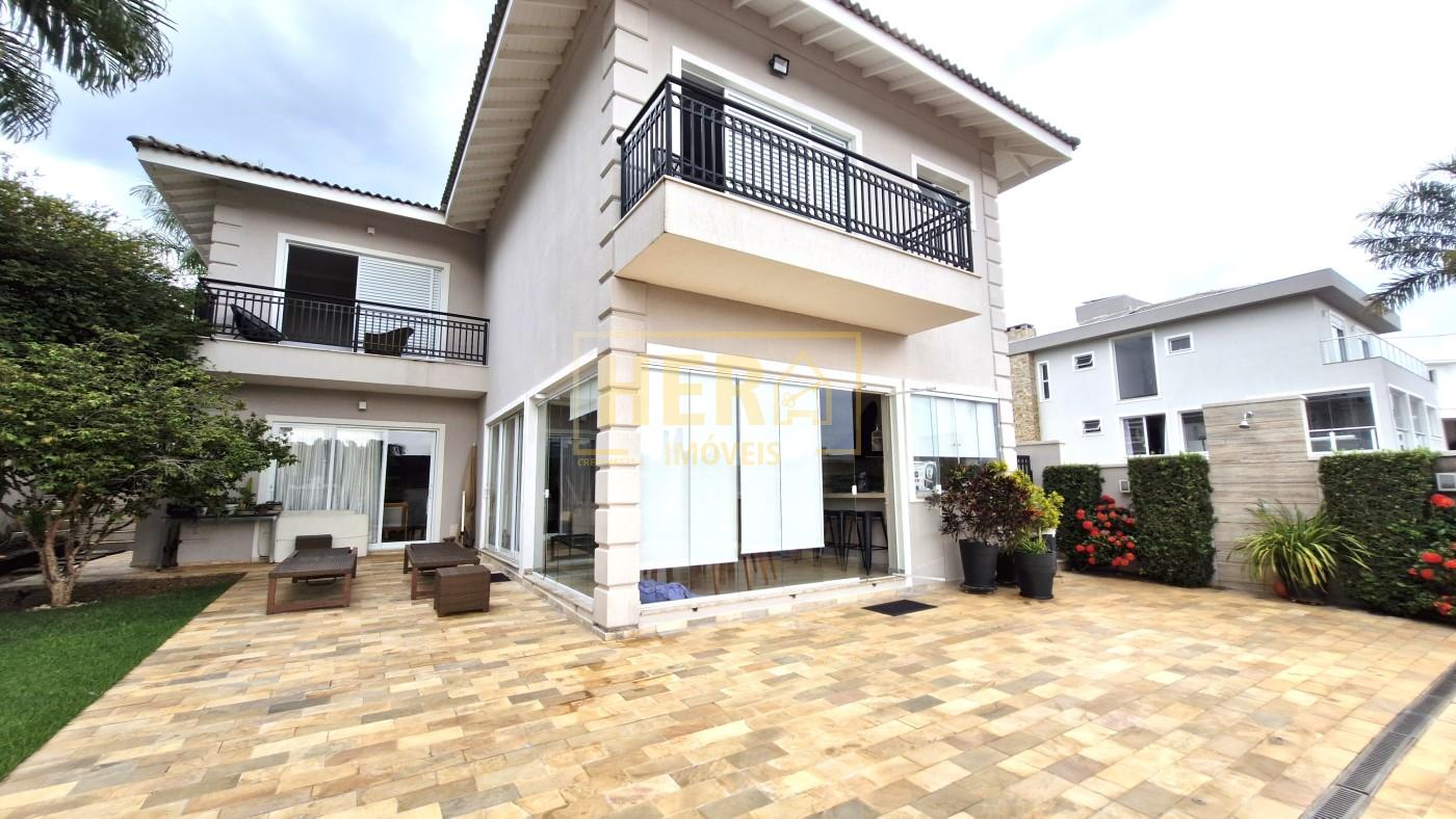 Casa de Condomínio à venda com 4 quartos, 270m² - Foto 1