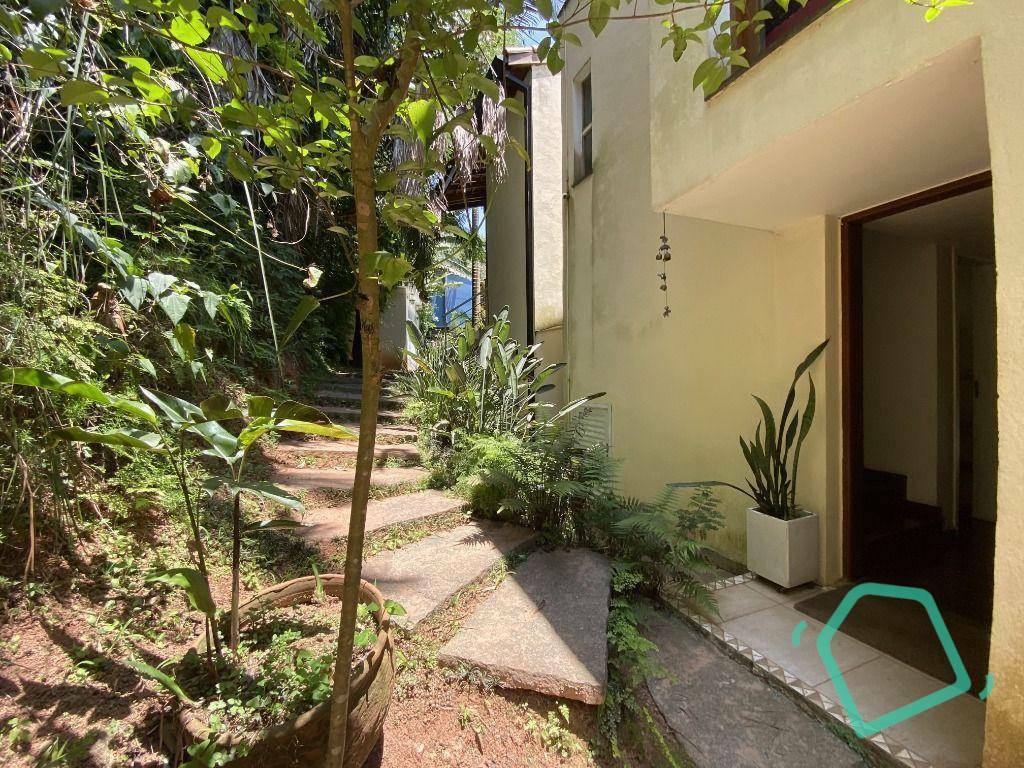 Casa de Condomínio à venda e aluguel com 3 quartos, 300m² - Foto 29