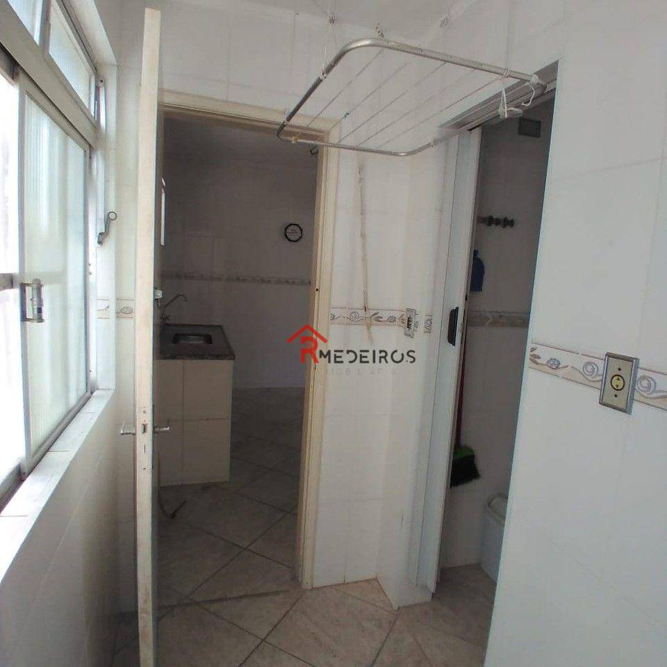 Apartamento à venda com 2 quartos, 70m² - Foto 9