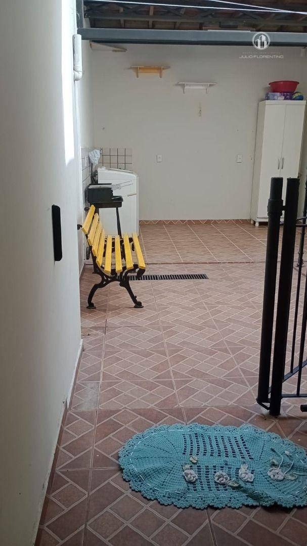 Sobrado à venda com 2 quartos, 250m² - Foto 18