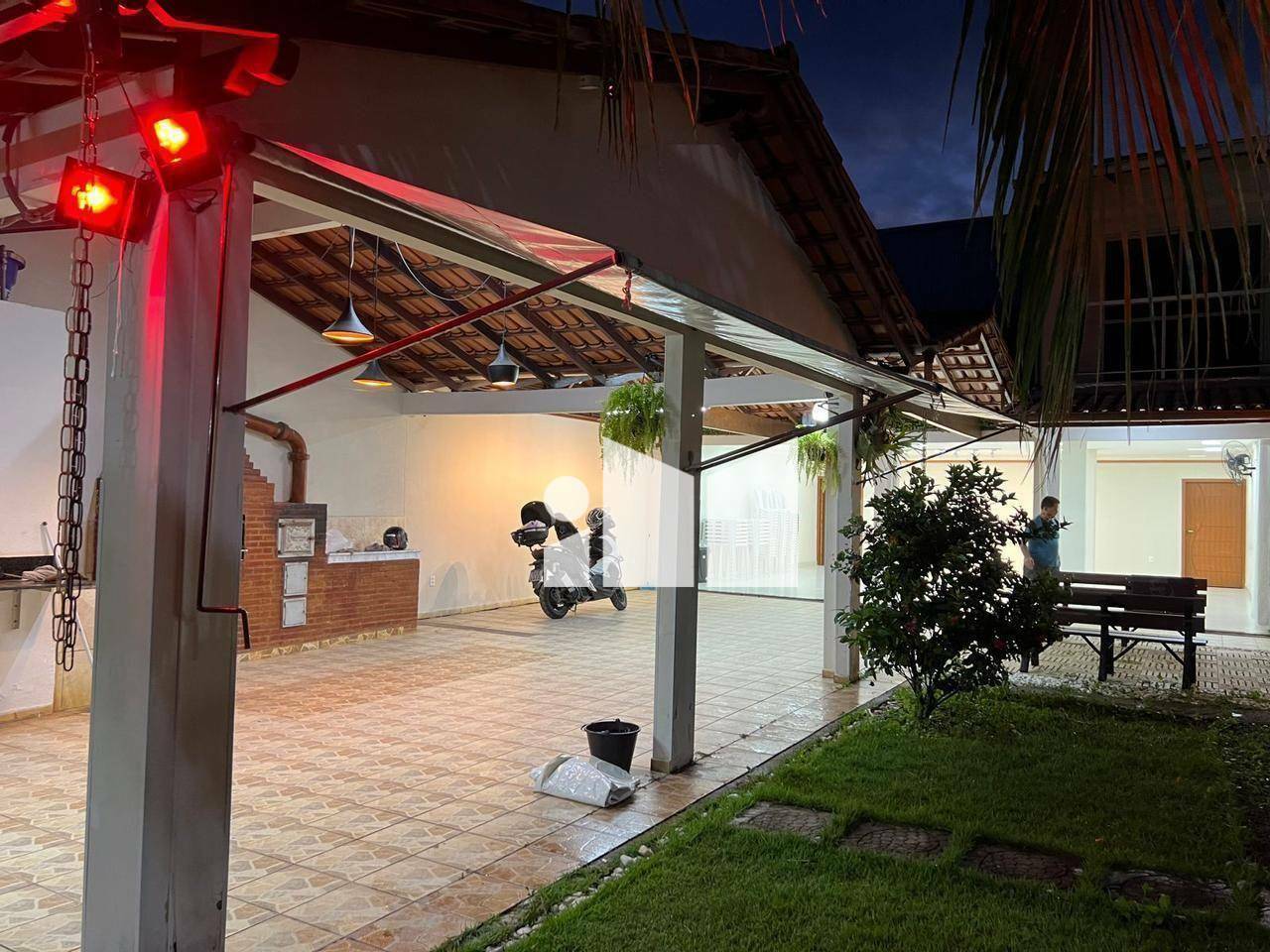 Casa de Condomínio à venda com 4 quartos, 240m² - Foto 19