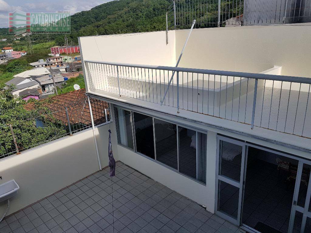 Casa à venda com 3 quartos, 242m² - Foto 10