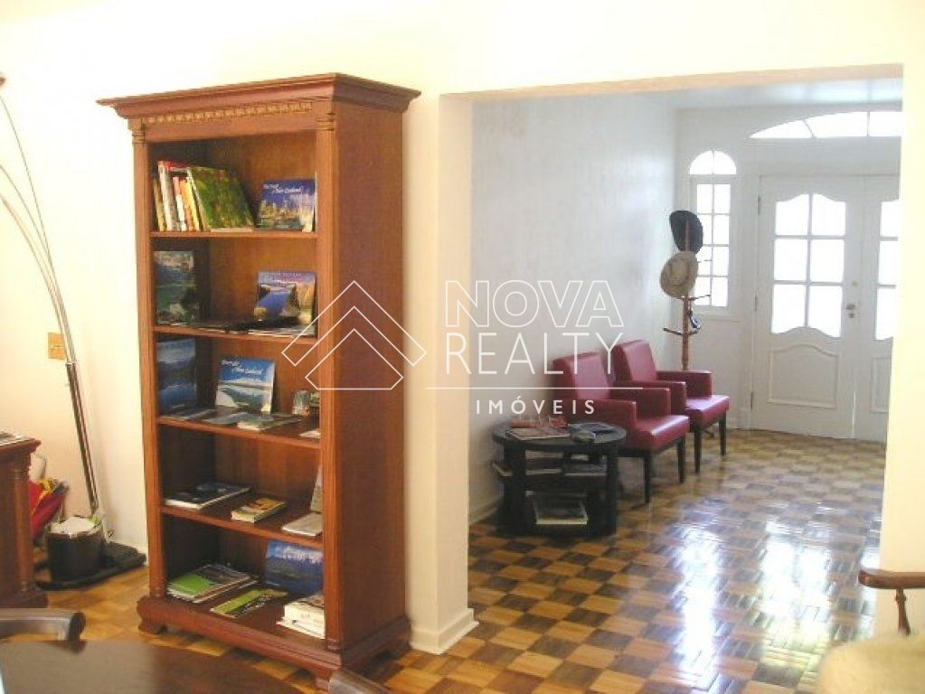 Casa para alugar com 5 quartos, 300m² - Foto 3