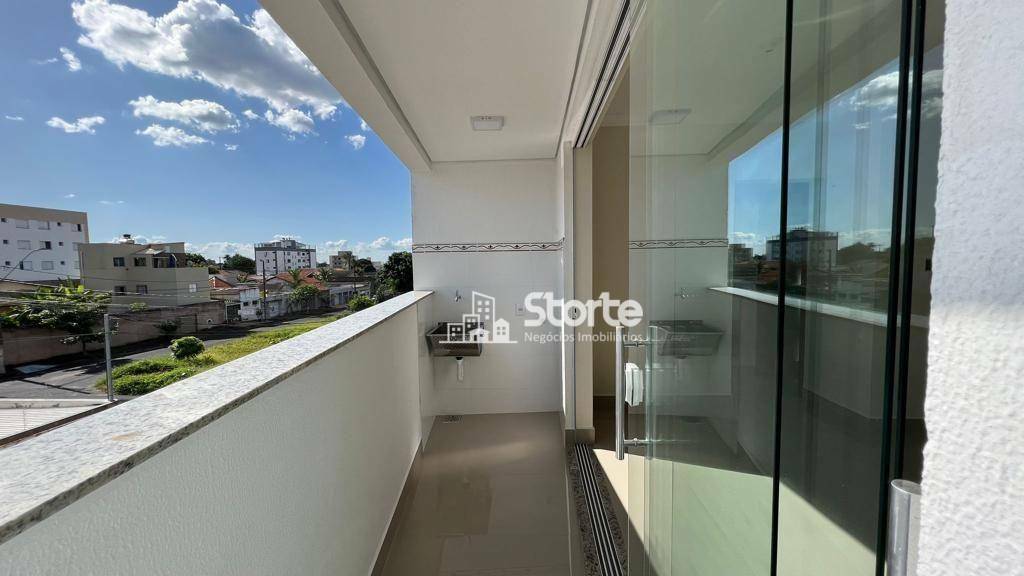 Apartamento à venda com 2 quartos, 54m² - Foto 2