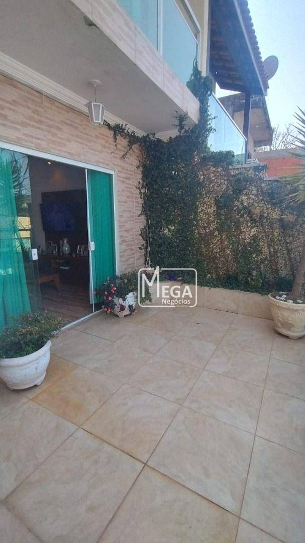 Casa de Condomínio à venda com 3 quartos, 210m² - Foto 5