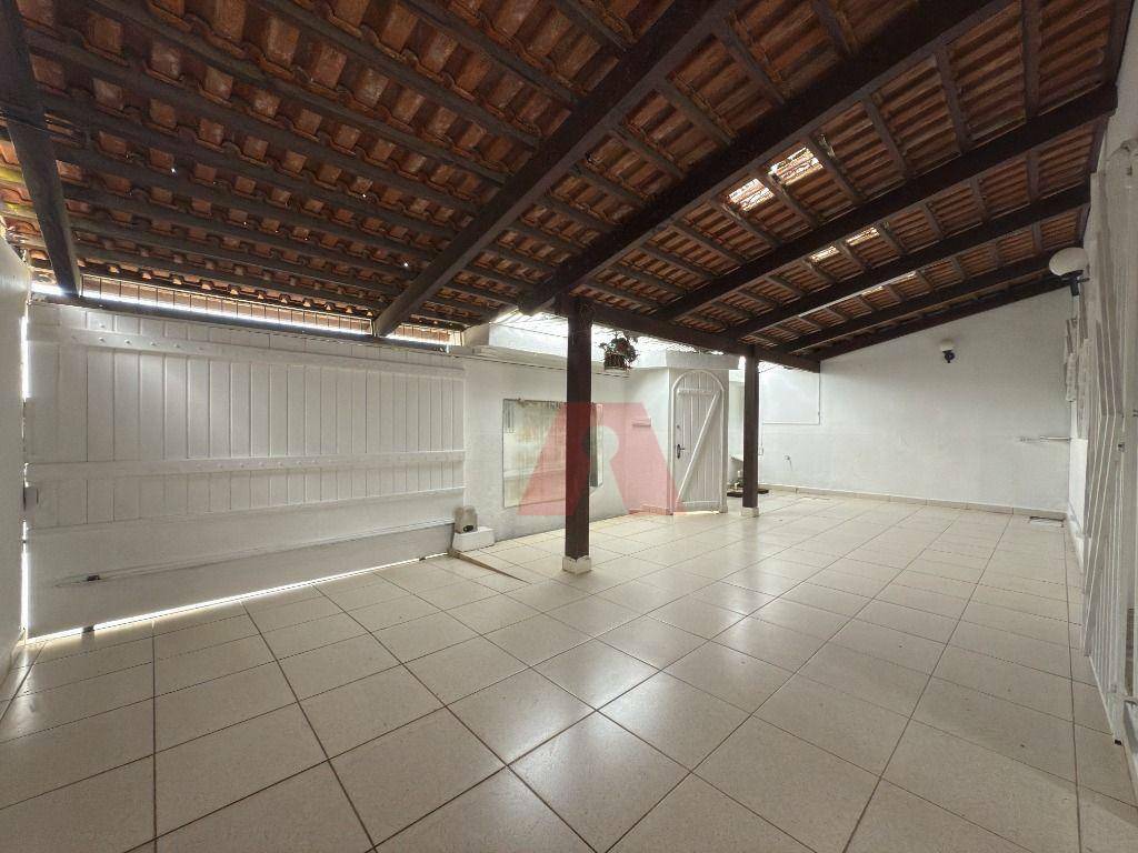 Casa de Condomínio para alugar com 2 quartos, 250m² - Foto 3
