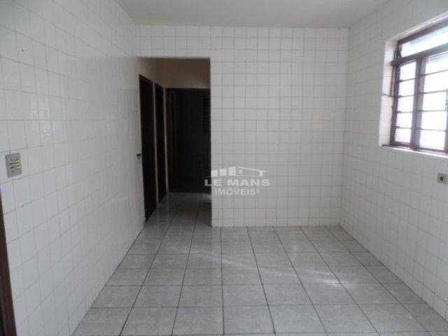 Casa à venda com 3 quartos, 130m² - Foto 1