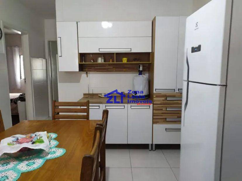 Casa à venda com 3 quartos, 300m² - Foto 5