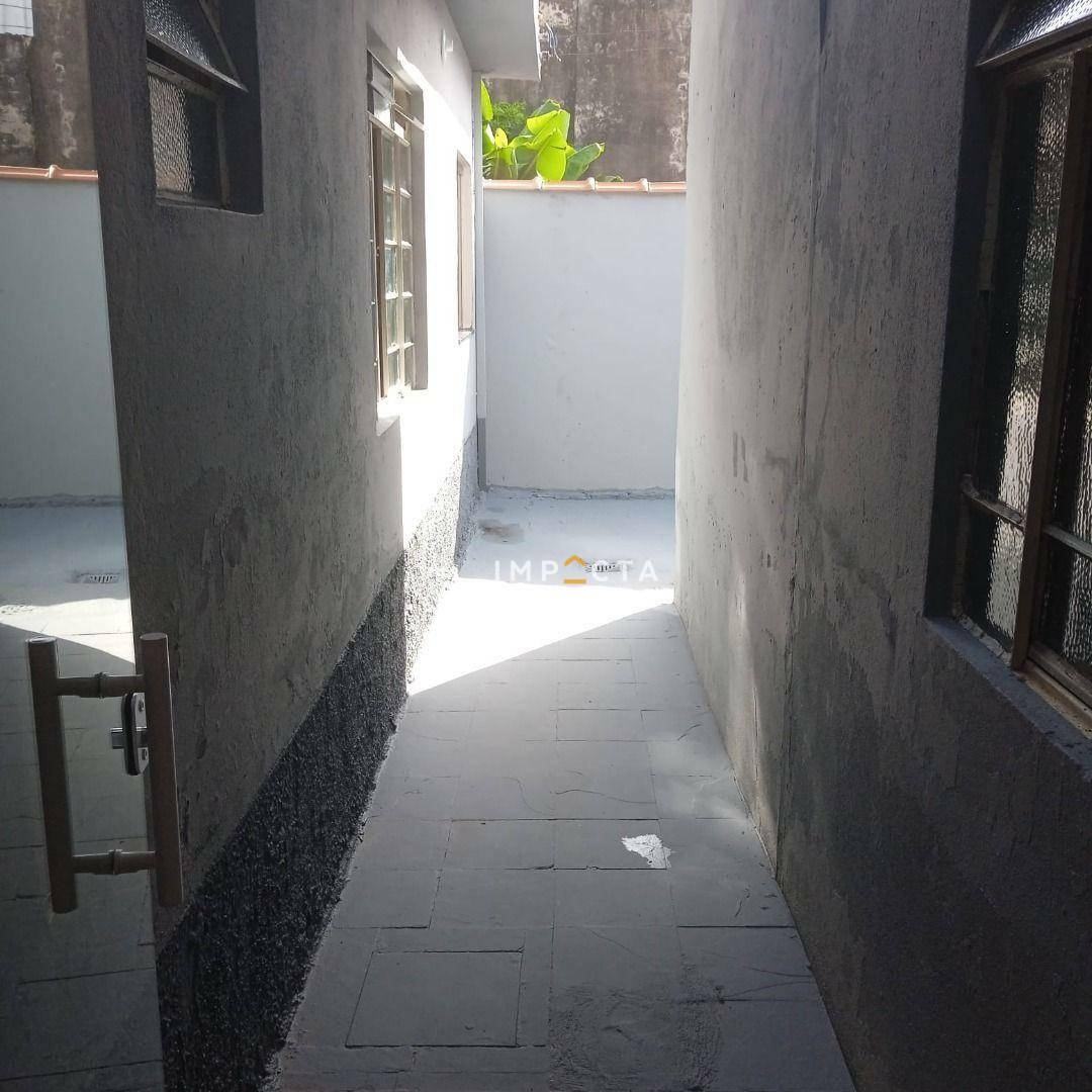 Casa para alugar com 1 quarto, 55m² - Foto 2