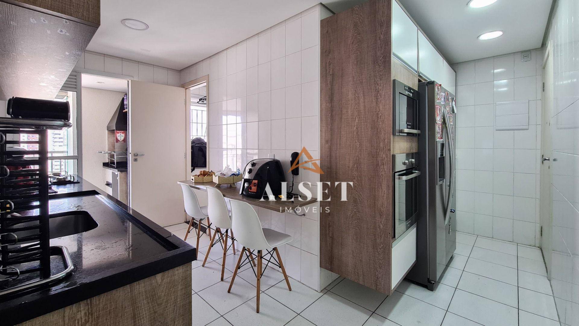 Apartamento à venda com 3 quartos, 123m² - Foto 12