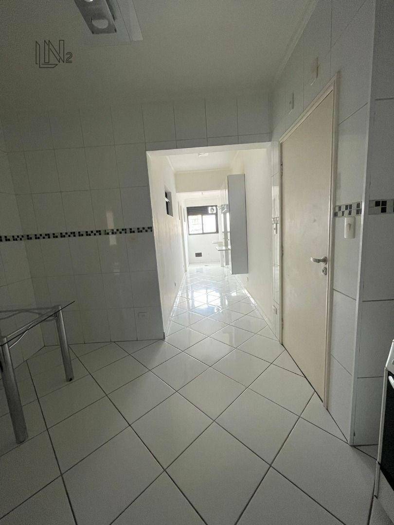 Apartamento à venda com 3 quartos, 131m² - Foto 8