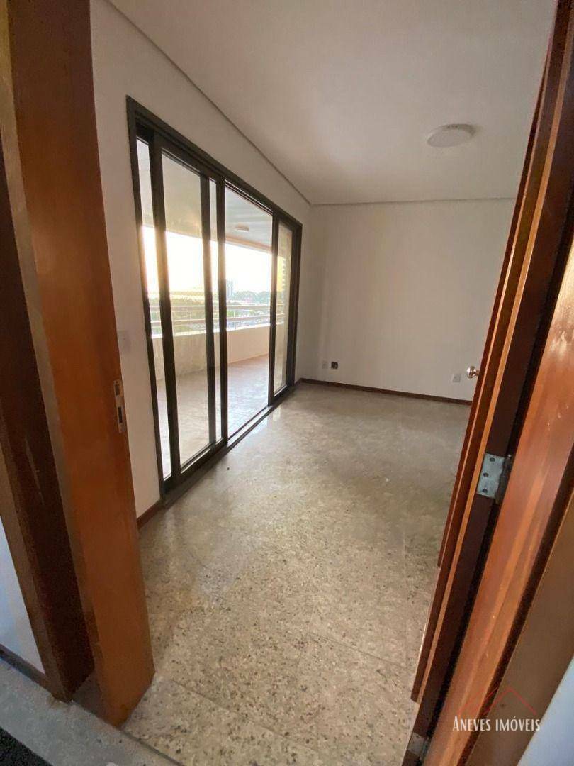 Apartamento à venda com 4 quartos, 164m² - Foto 9