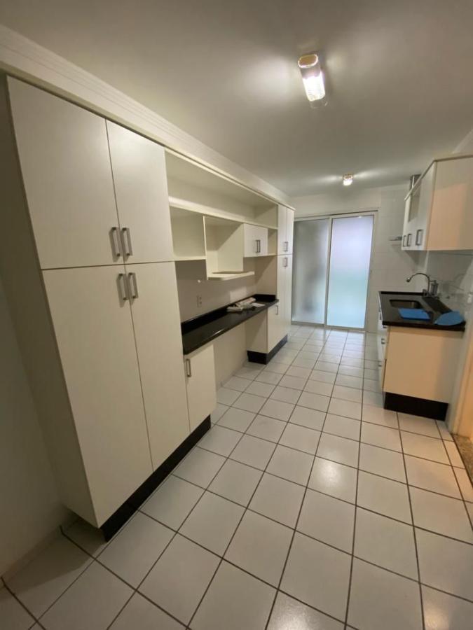 Apartamento à venda com 3 quartos, 135m² - Foto 17