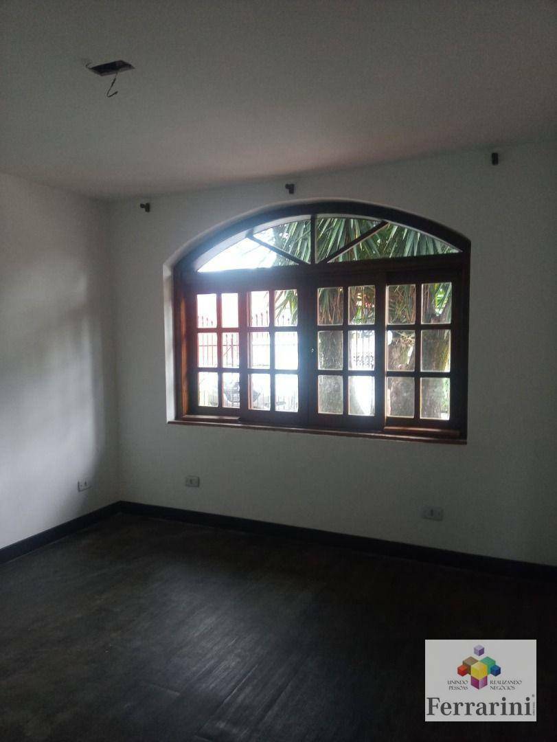 Casa para alugar com 5 quartos, 254m² - Foto 4