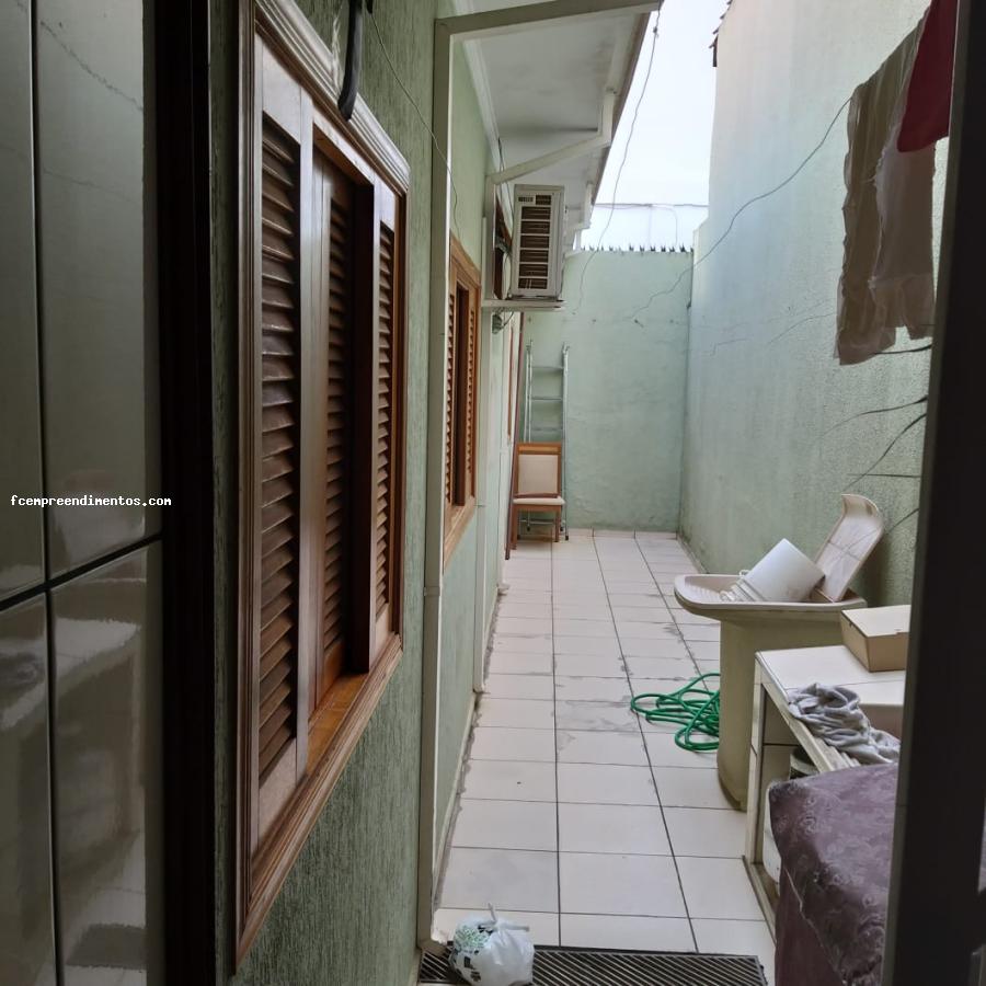 Sobrado à venda com 3 quartos, 125m² - Foto 2