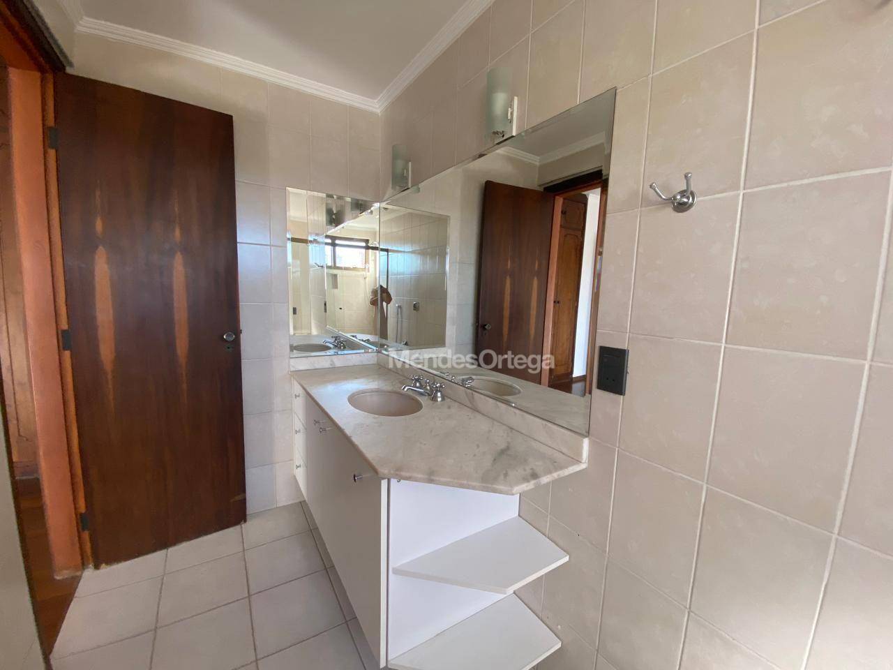 Apartamento para alugar com 3 quartos, 206m² - Foto 36