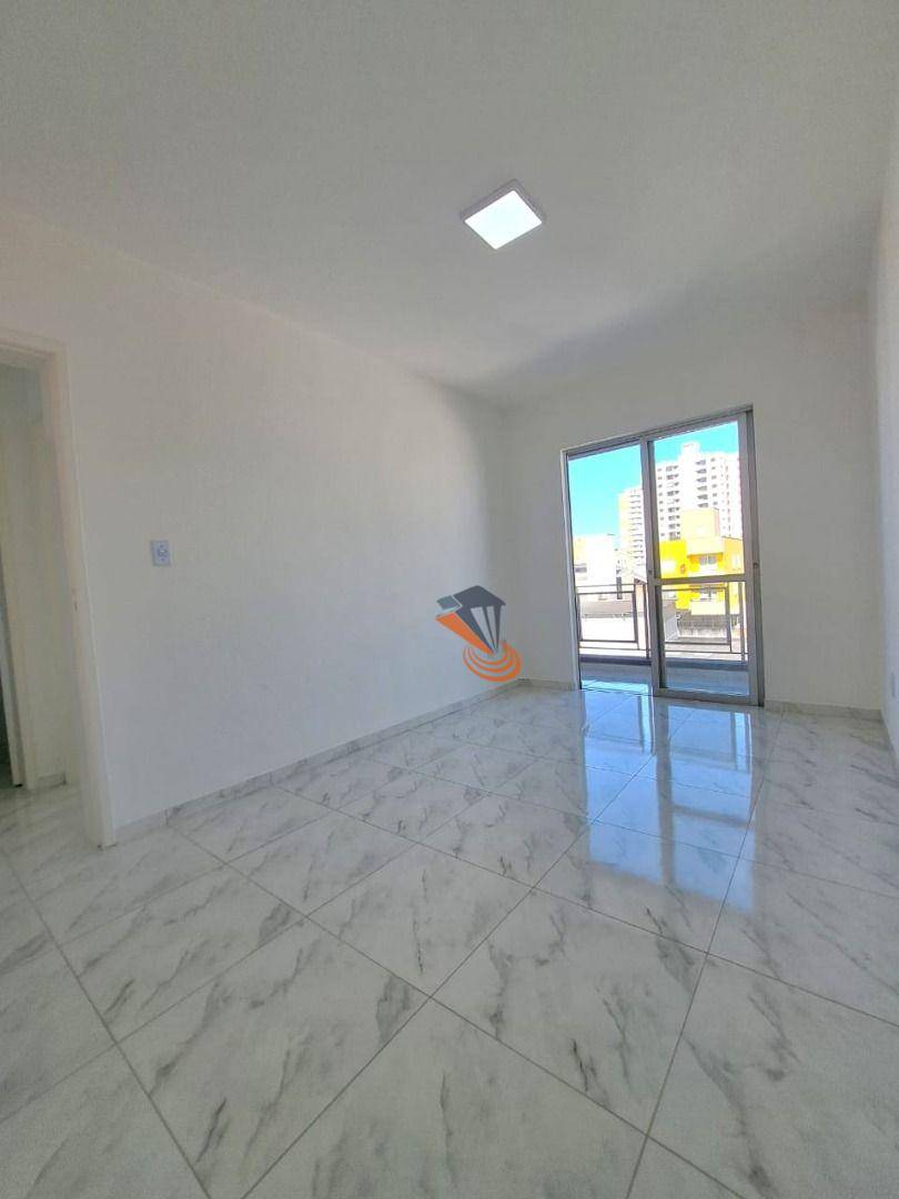 Apartamento à venda com 2 quartos, 61m² - Foto 3