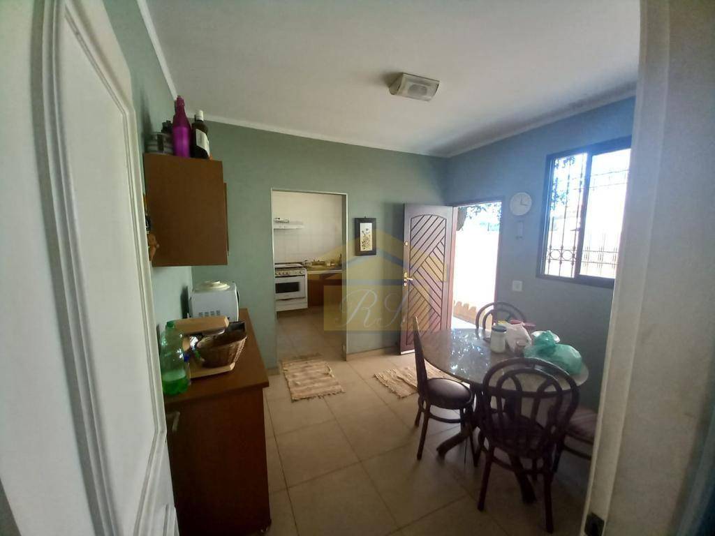 Casa à venda com 4 quartos, 300m² - Foto 15