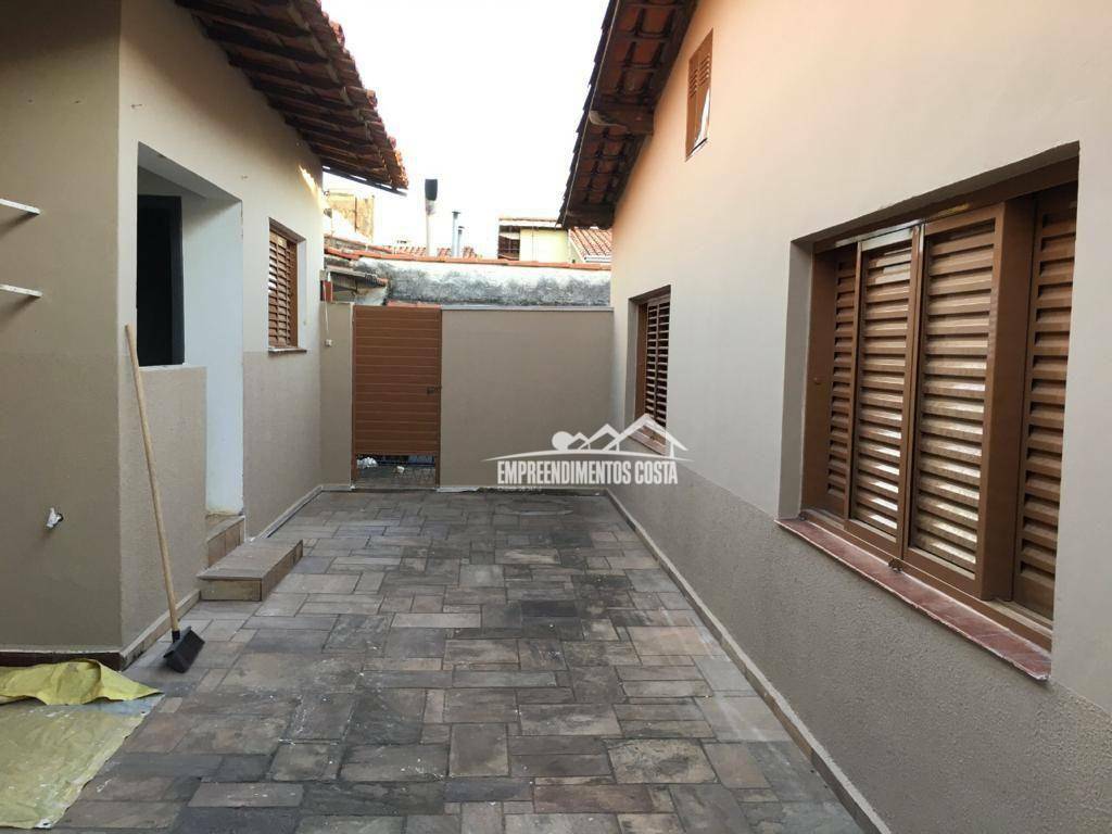 Casa à venda com 4 quartos, 325m² - Foto 5