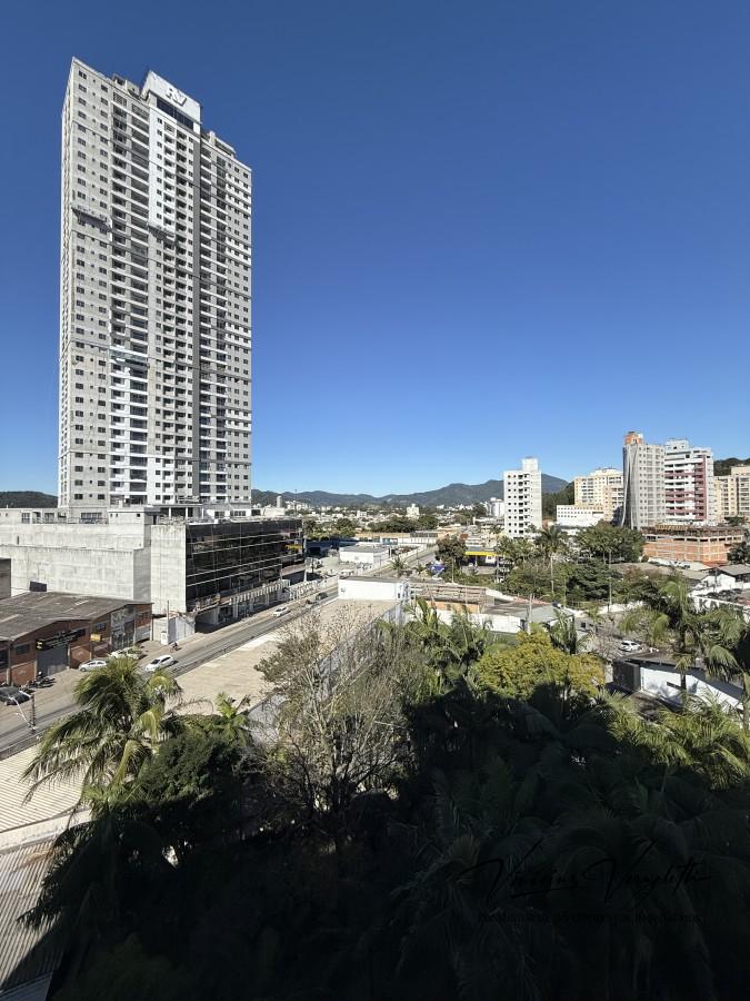 Apartamento à venda com 2 quartos, 78m² - Foto 1
