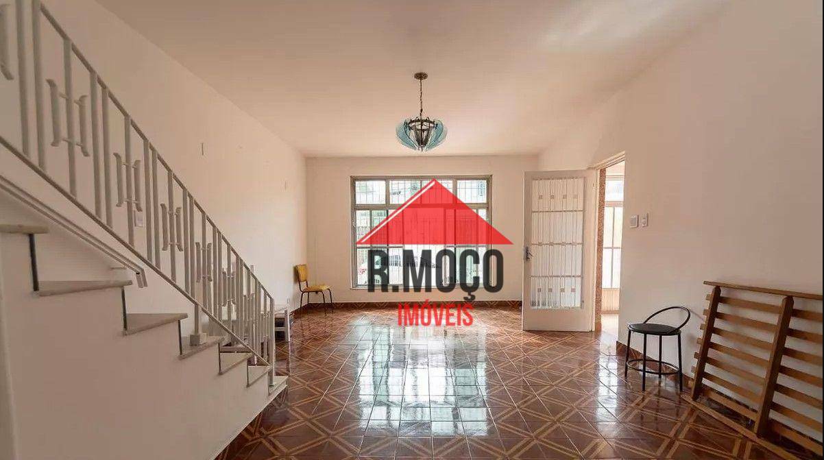 Sobrado à venda com 5 quartos, 164m² - Foto 1